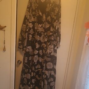Polagram Black and White Floral Long Sleeve Dress